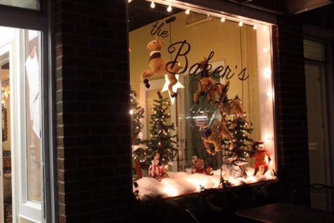 Local bakery, The Baker’s WIfe on light night displayed festive decorations. Many other shops downtown spread Christmas cheer through their window displays as well. 
