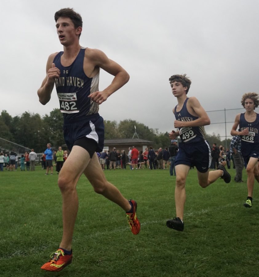 Senior competes at state cross country meet